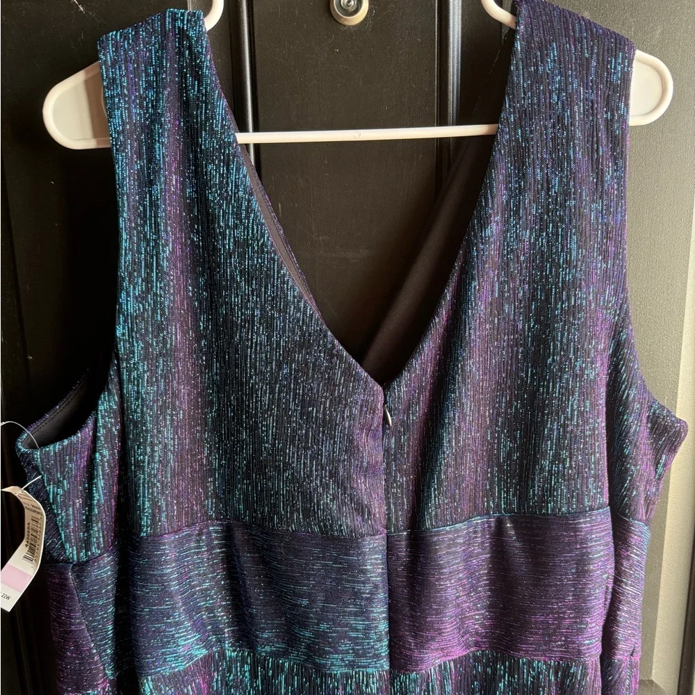 NWT R&M Richard’s Shimmering Women's V-Neck Sleeveless Fit & Flare Gown Size 22W - Picture 10 of 15